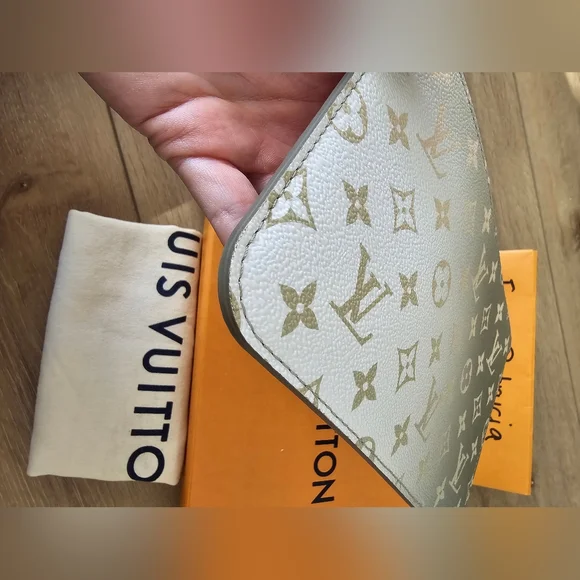 Louis Vuitton Neverfull pouch spring by the city sunset khaki kaki - Picture 5 of 10